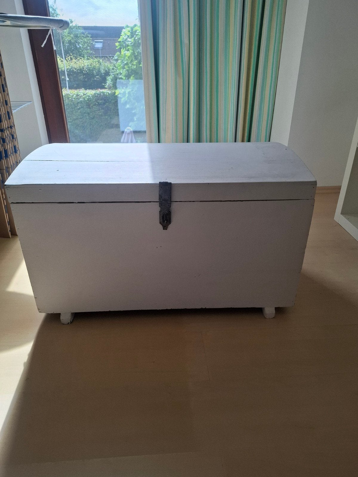Houten koffer, Ophalen