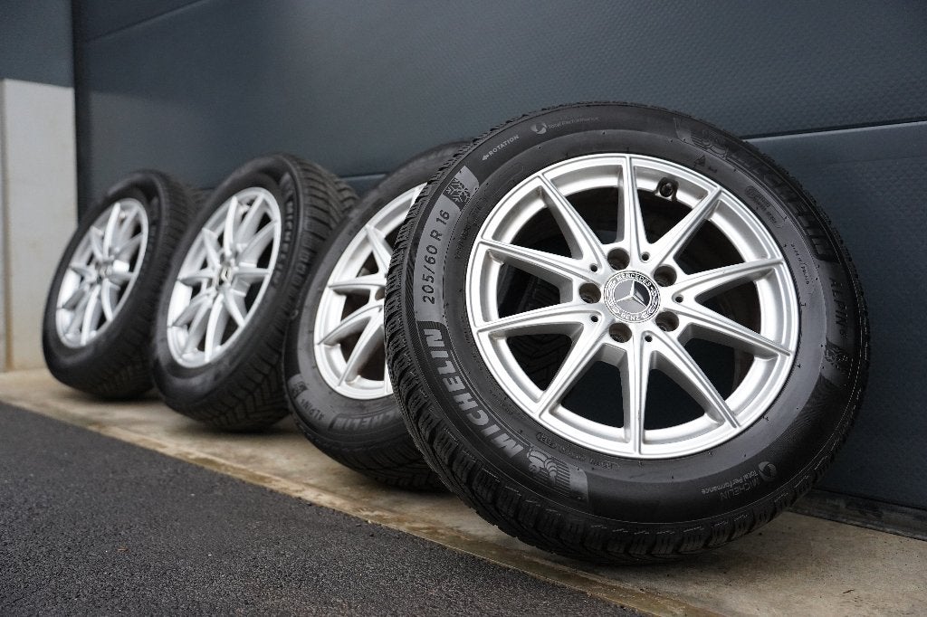 Kit HIVER original pour MERCEDES GLA/GLB (Jantes + Pneus), Pneus hiver, 16 pouces, Véhicule de tourisme, 205 mm
