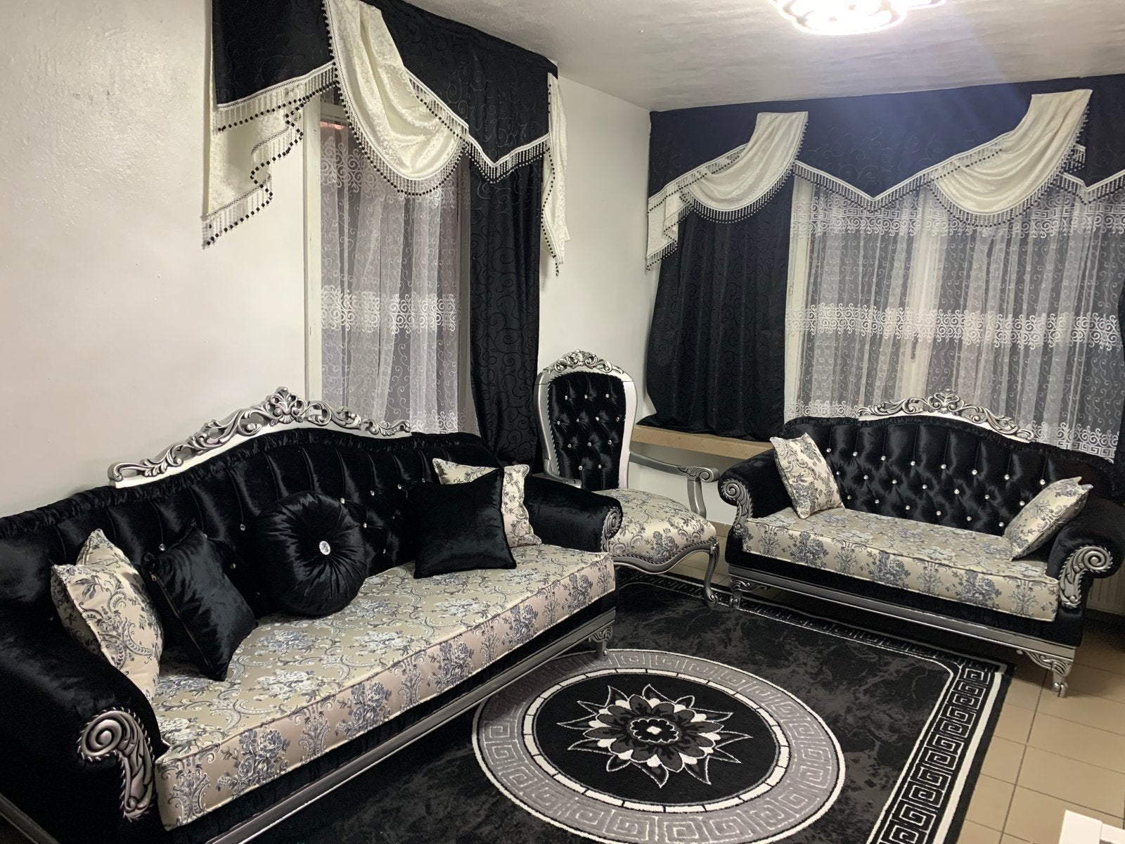 Zetels + eettafel met stoelen, Ophalen, Zo goed als nieuw
