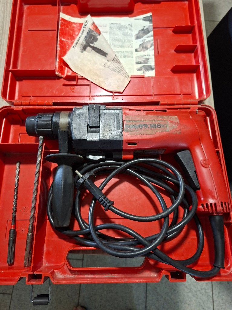 boormachine  Hilti  met groot boor het boor kosten 50 €, Ophalen, Gebruikt, Boormachine