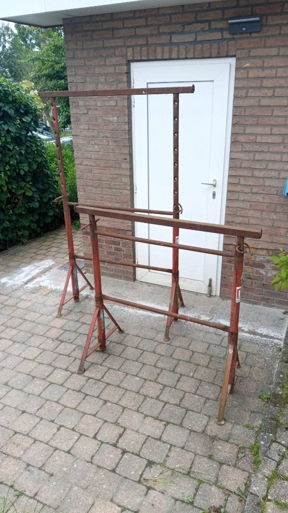 Tréteaux/ Schragen / adjustable metal trestles, Ophalen, Gebruikt, Minder dan 2 meter