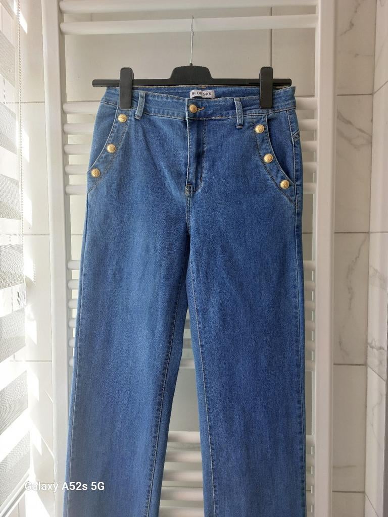 Jeans dame taille M-L  Neuf pour 15 €, Ophalen