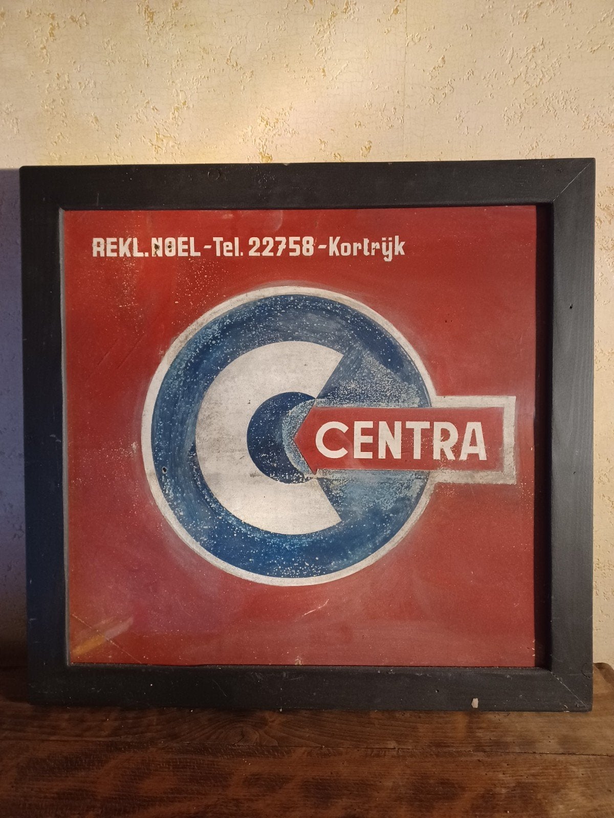 Retro reclamebord centra Kortrijk, Ophalen, Reclamebord