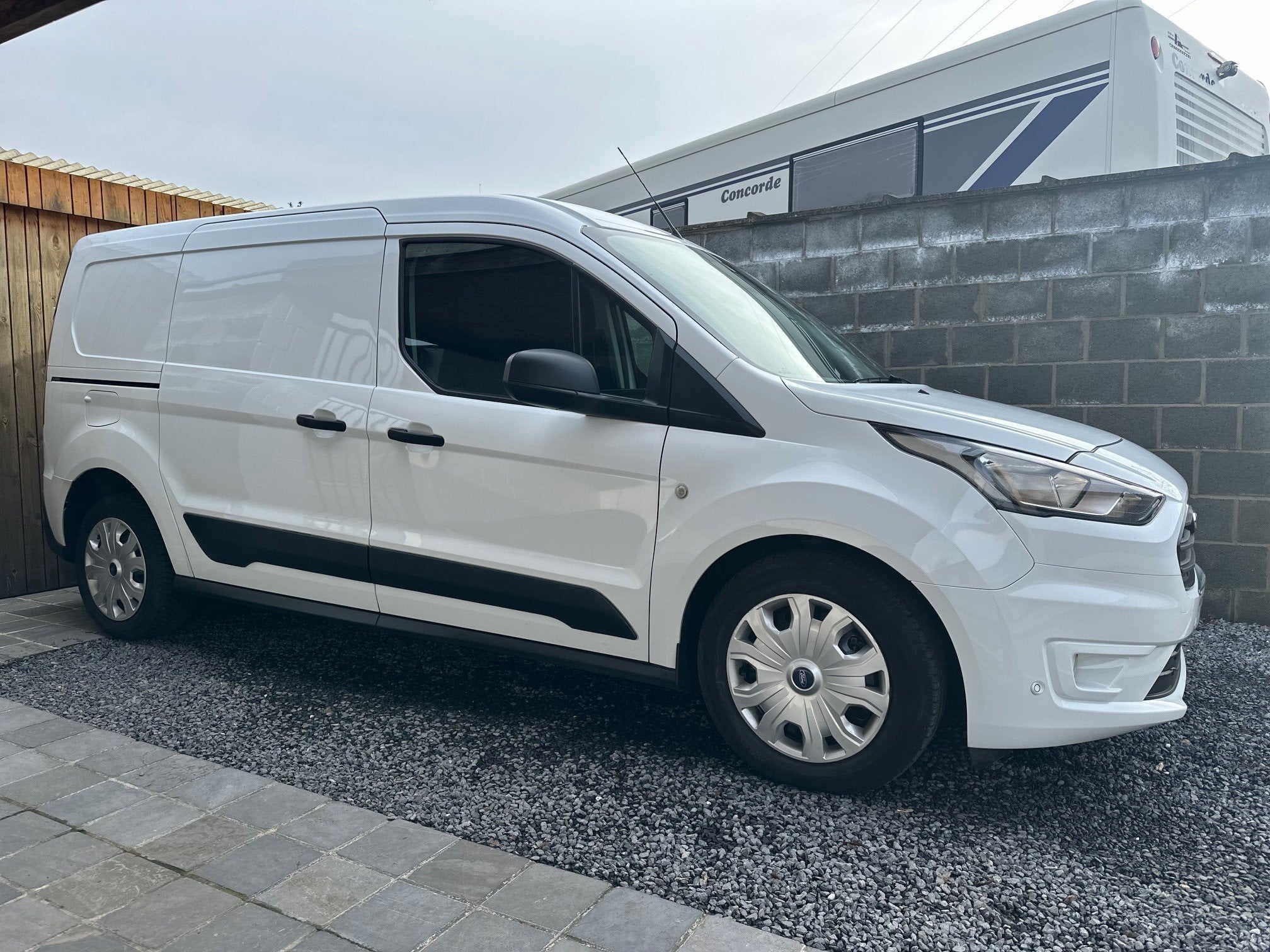 Ford Transit Connect 1.5 TDCi L2 Automaat 3 Zit Navi BT Pdc, Auto's, Stof, Gebruikt, 4 cilinders, Bedrijf