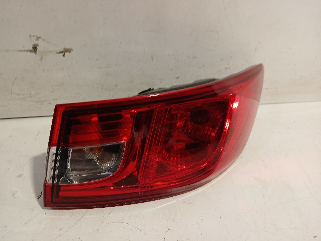 Achterlicht carrosserie rechts Renault Clio, Onderdelen@venauto.nl, Van der Ven Autorecycling B.V., Gebruikt, Ettenseweg 76, 4706 PB Roosendaal, The Netherlands