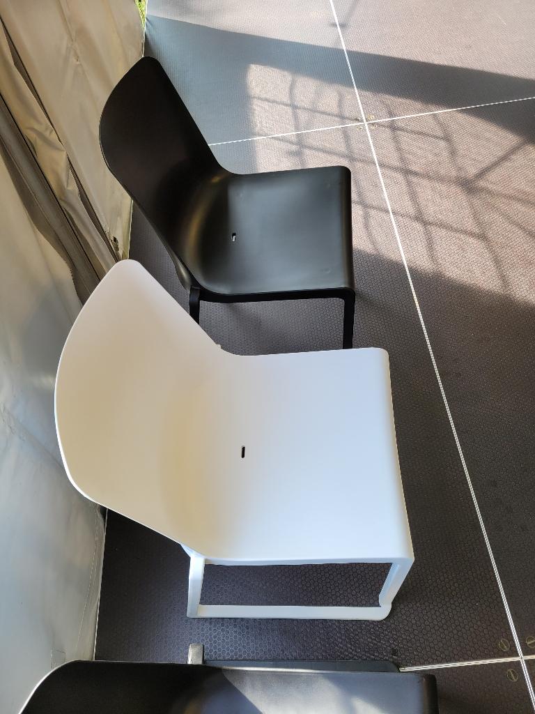Professionele stapelbare stoelen uit kunststof tot 22 stuks, Strakke, moderne stijl, Comme neuf, Synthétique, Enlèvement