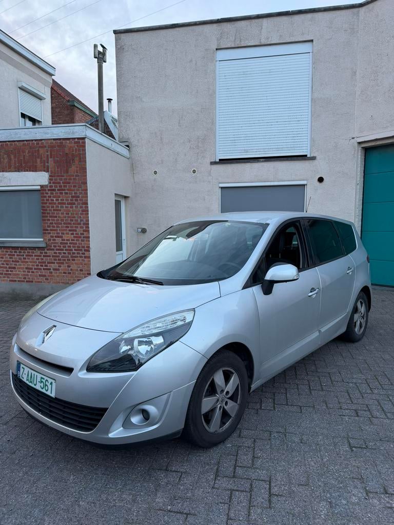 Renault Grand Scenic 7 Zit 1.5 dci 2011 Euro 5 + keuring!, Auto's, Euro 5, 4 cilinders, 7 zetels, Bedrijf