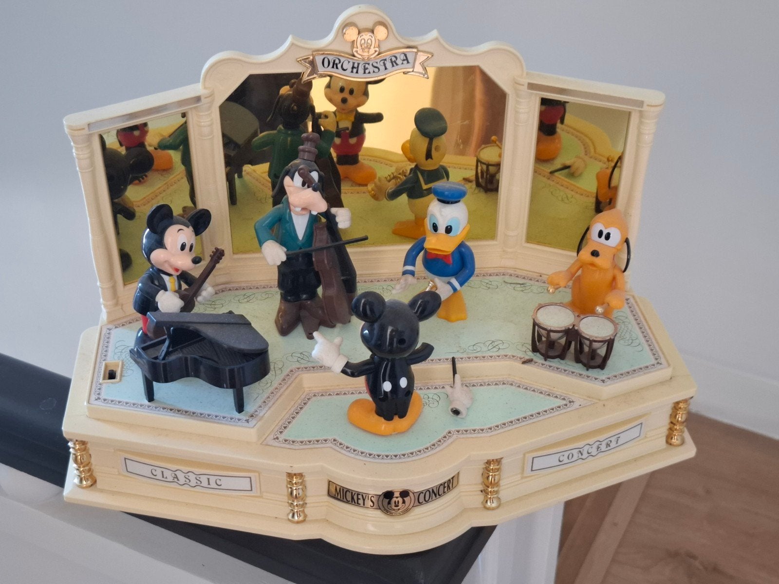 Mickey beeldje uit het jaar +-1990 met Mickey Mouse, Ophalen, Zo goed als nieuw