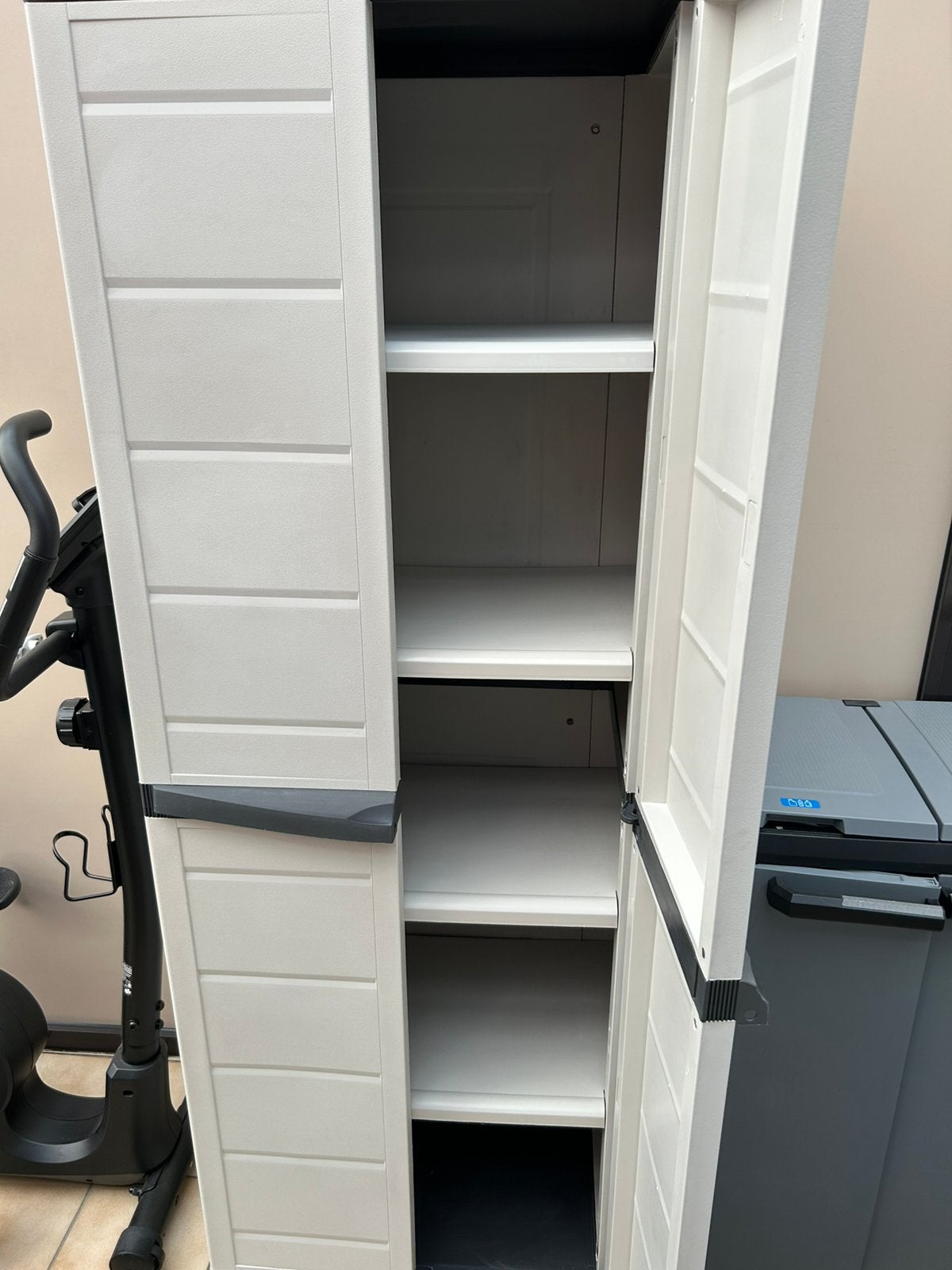 Kast, Ophalen, Kunststof