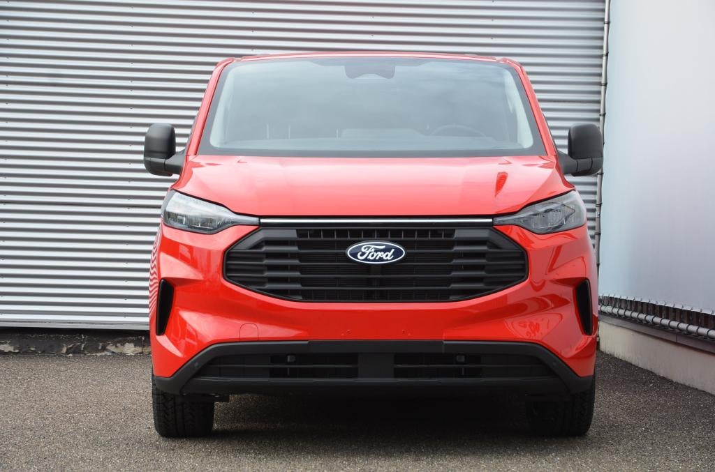 Ford Transit Custom-L2-AWD-170Pk- Automaat- Nieuw- 37990+BTW, Autos, Rouge, Achat, Euro 6, 3 places