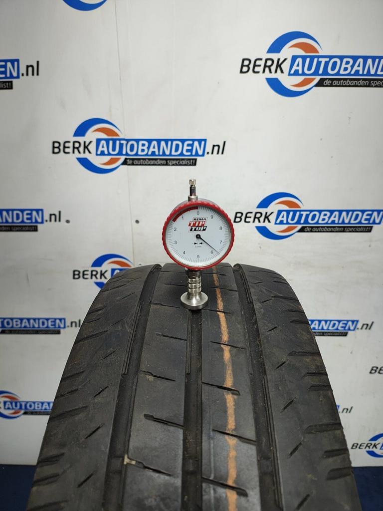2x Continental Contivancontact 200 235/60 R17C 117/115R 235/, Auto-onderdelen, Banden en Velgen, -, -, 17 inch, Ophalen of Verzenden