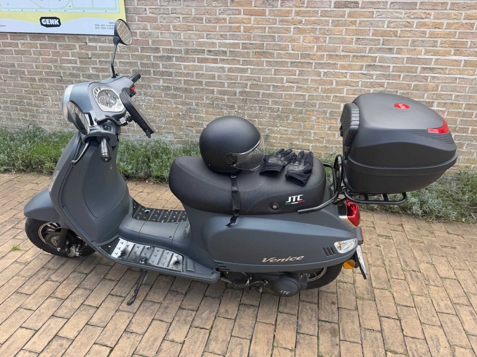 Perfecte staat zie fotos Bromfiets 125cc, Ophalen, Zo goed als nieuw