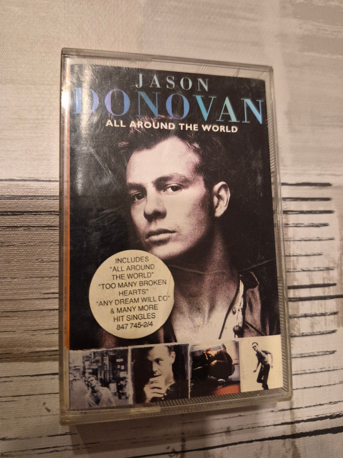 Jason Donovan ; cassette Le tour du monde, Enlèvement ou Envoi