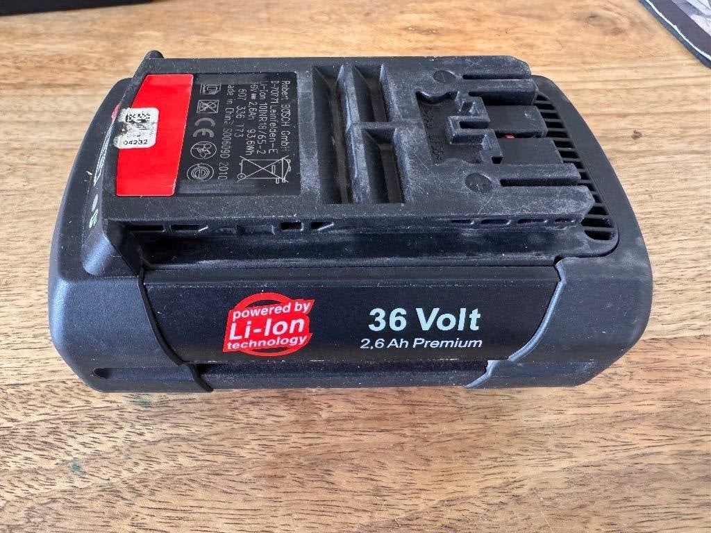 Batterie Bosch 36 volt - 2,6 Premium + chargeur, Enlèvement, Utilisé