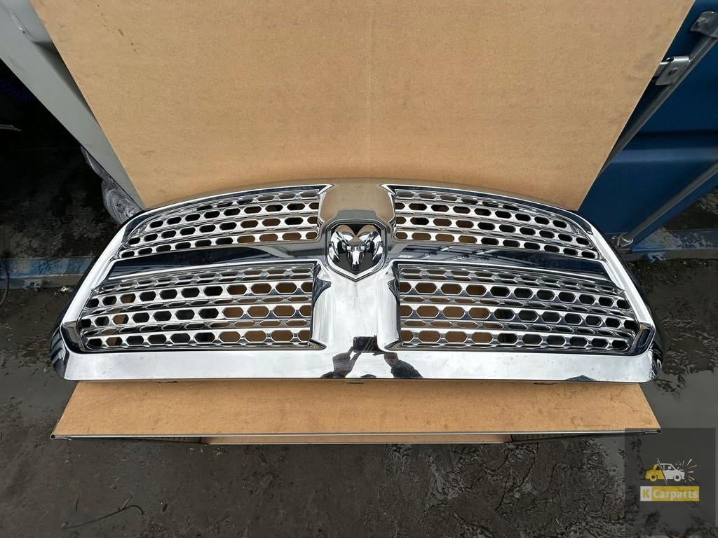 fausse calandre pour Dodge RAM IV 1500 Laramie, Taurusavenue 1
2132 LS  Hoofddorp, NL, Stellantis N.V., Info@stellantis.com, Utilisé