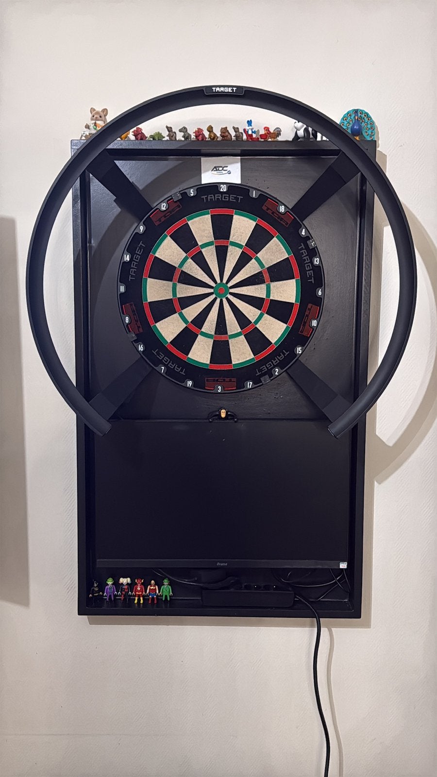 Target omni + kastje + scherm, Sport en Fitness, Ophalen, Zo goed als nieuw, Dartbord