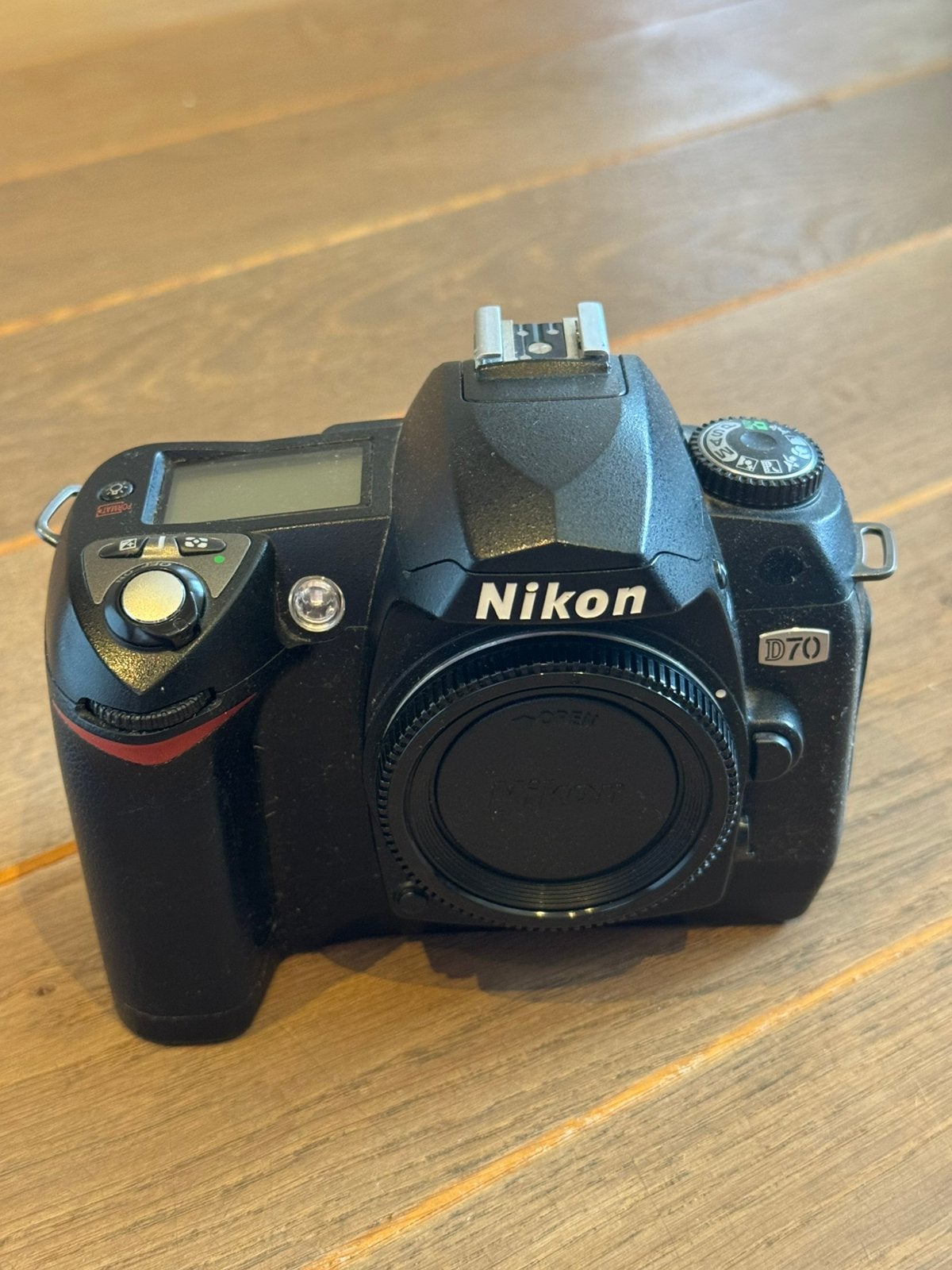 Nikon D70 – Boîtier reflex numérique – Batterie incluse, TV, Hi-fi & Vidéo, Appareils photo numériques, Enlèvement ou Envoi, Comme neuf