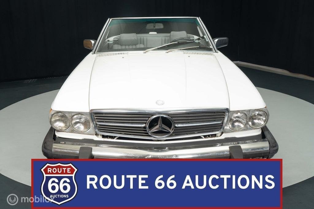 Mercedes-Benz 560 SL | 1987 | Route 66 Auctions, Autos, Oldtimers & Ancêtres, Achat, Entreprise, Boîte manuelle, Autre carrosserie