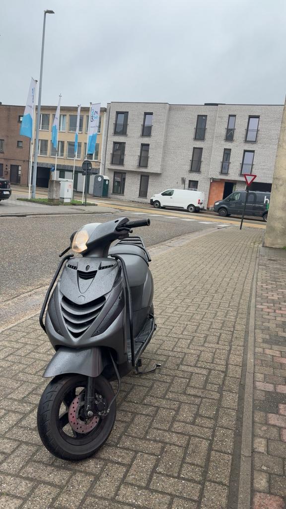 Piagio Zip perfecte staat!, Fietsen en Brommers, Ophalen, Zip, Klasse A (25 km/u), Zo goed als nieuw
