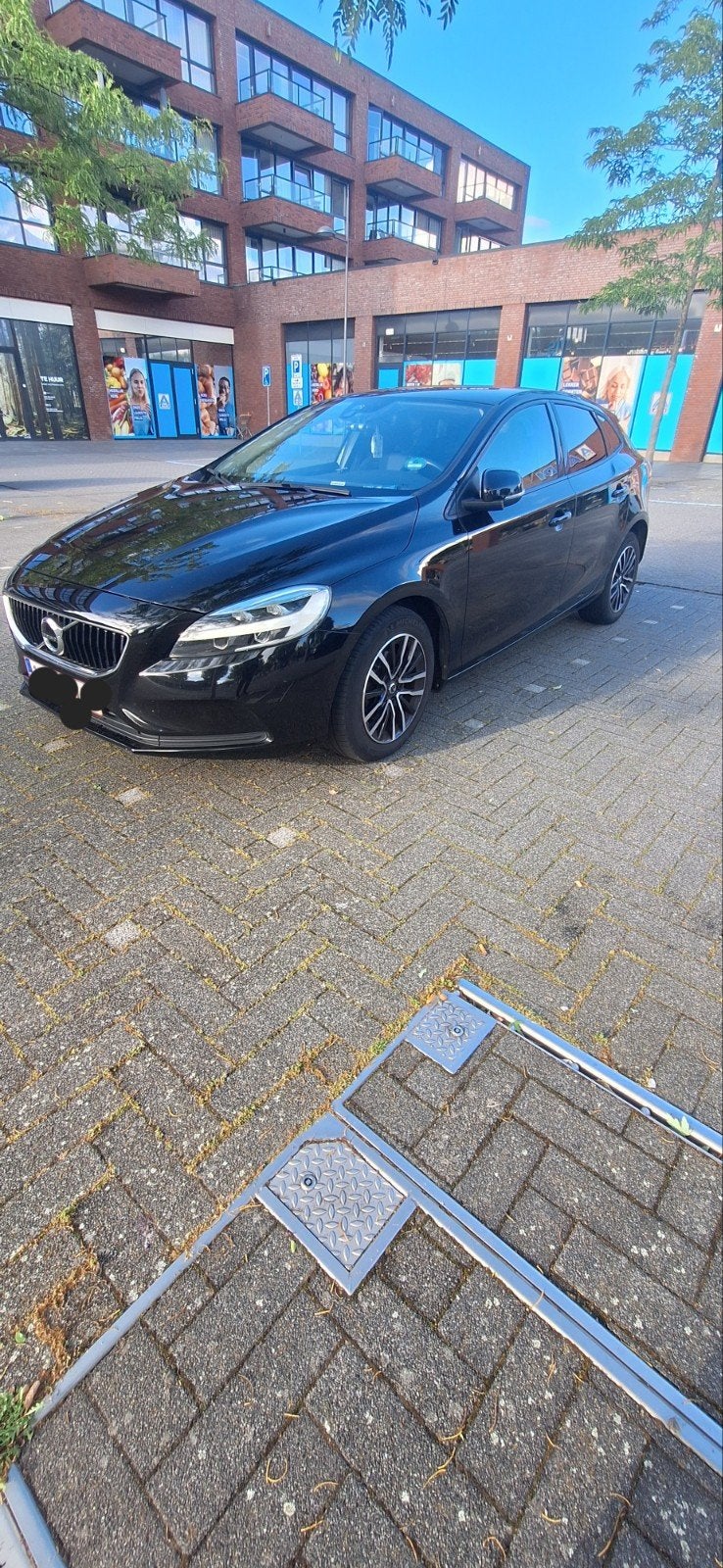 VOLVO V40, Autos, Volvo, Particulier, V40, ABS, Phares directionnels, Airbags, Air conditionné, Alarme, Bluetooth, Ordinateur de bord