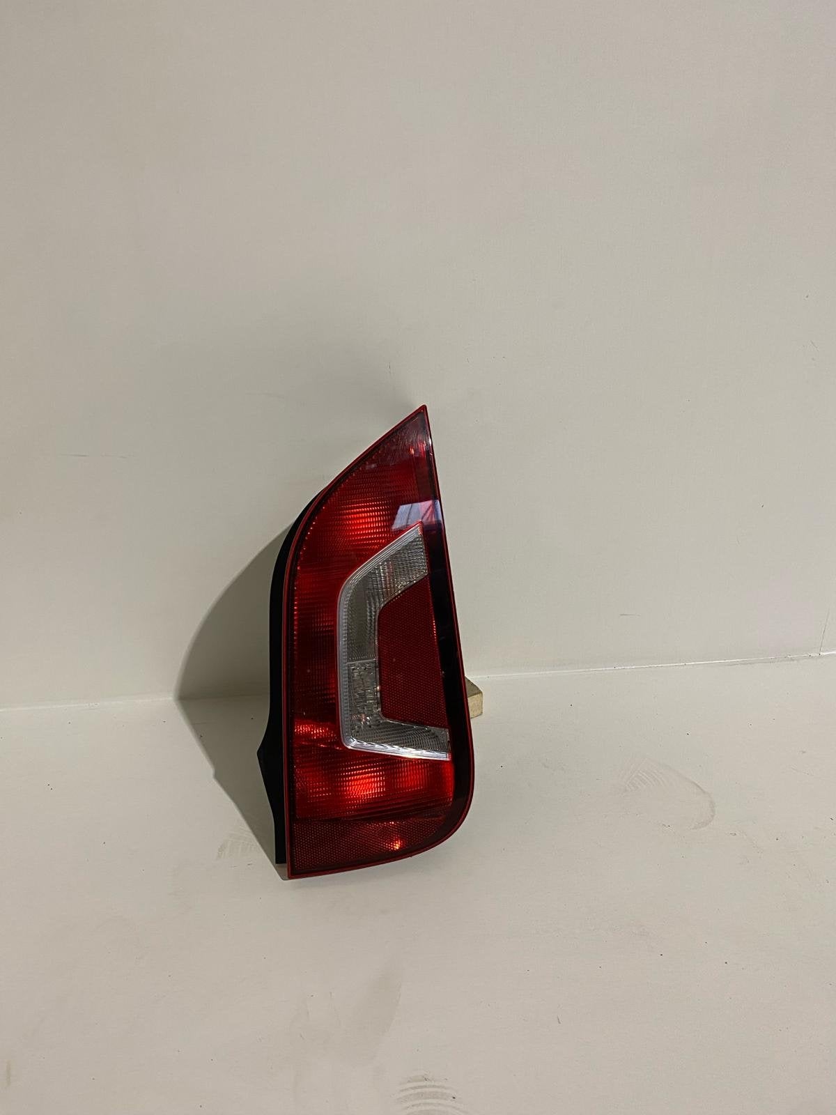 Volkswagen Up! Feu arri re droit droit 1S0945096D, Utilisé, Volkswagen