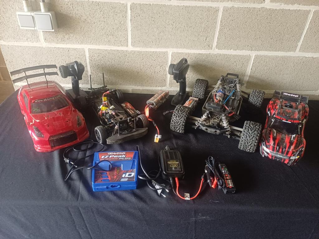 2 autos op afstandsbediening van traxes, Ophalen