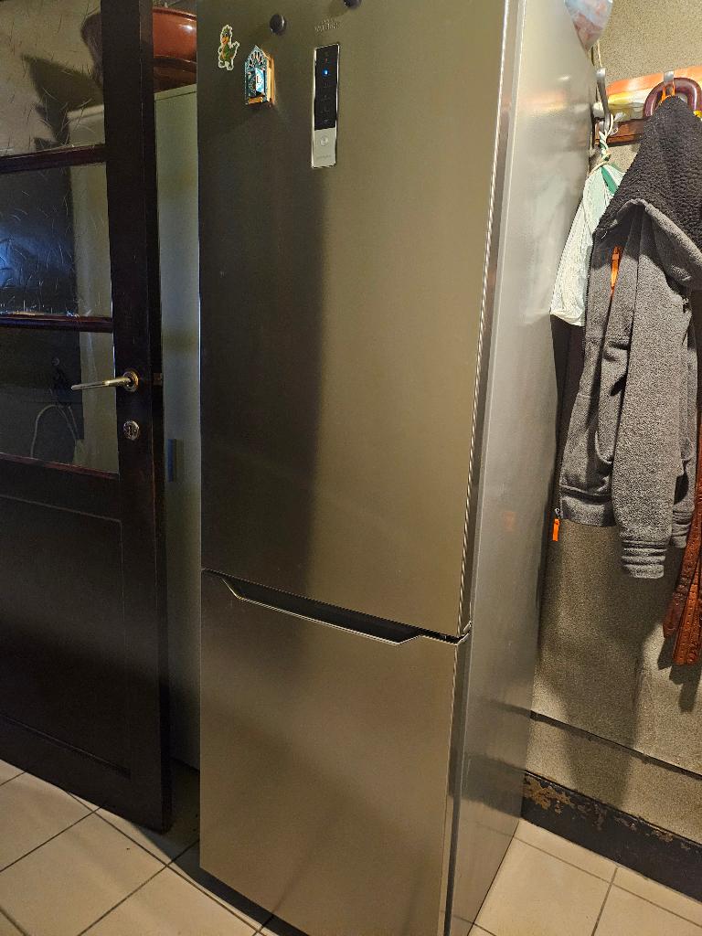 Frigo Valberg 90€, 200 litres ou plus, Enlèvement, Utilisé, Avec compartiment congélateur