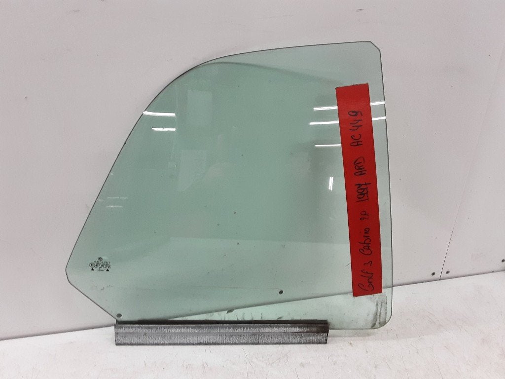 VITRE LATERALE ARRIÈRE DROIT Golf III Cabrio (1E), Volkswagen, Volkswagen AG, Utilisé, Kundenbetreuung@volkswagen.de