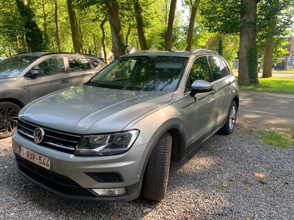 VW Tiguan 2017 dieselautomaat volledige opties, Leder, 5 deurs, Particulier, 2220 kg