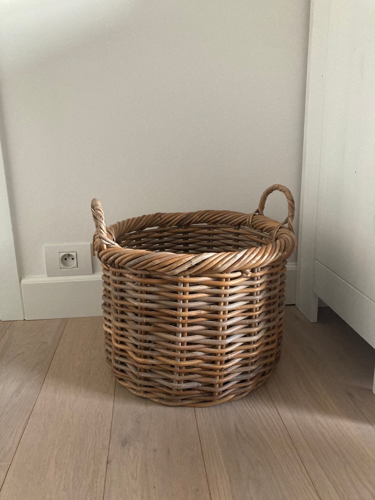 Kleine rieten mand, Ophalen, Met handvatten, Mand, Rond