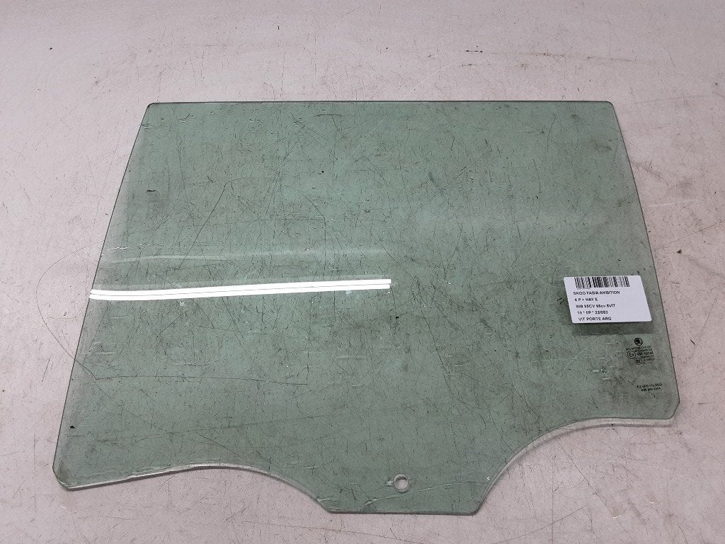 PORTIERRUIT LINKS ACHTER Skoda Fabia III (NJ3) (6V6845205A), Gebruikt, Mevr. I. Hauben, Skoda, Rue de l'Espoir 34 34
4030  GRIVEGNÉE, BE