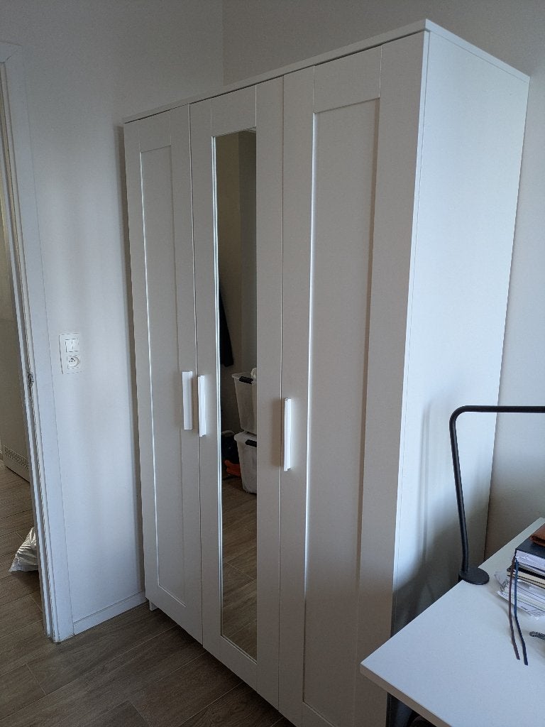 Armoire 3 portes IKEA BRIMNES 117x190x50 cm, 25 à 50 cm, Avec porte(s), 100 à 150 cm, Utilisé