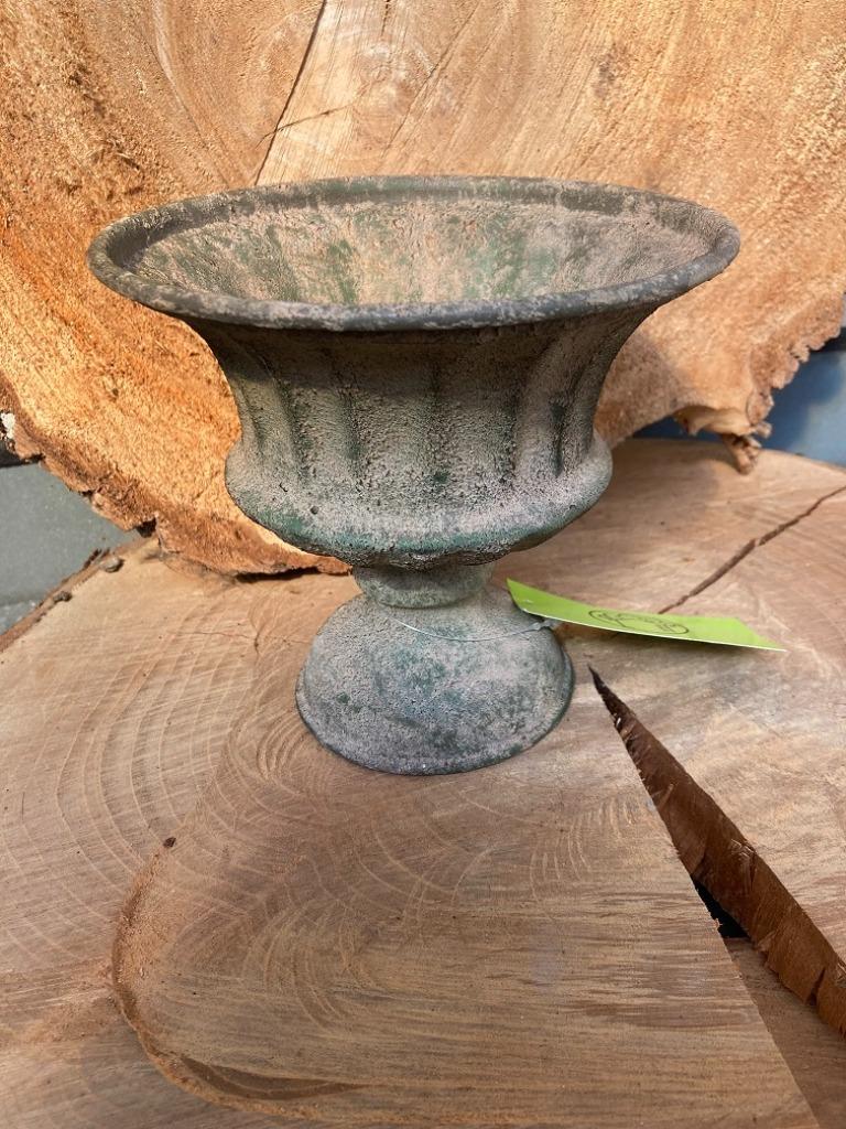 FLOWERPOT OP VOET KELKVAAS BLOEMPOT METAAL NIEUW, Rond, Ophalen of Verzenden, Metaal, Binnen