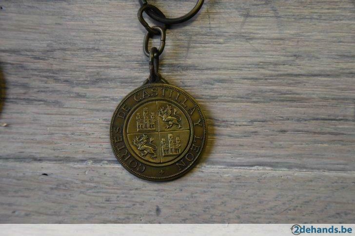 Cortes de Castilla Leon. Oude medaille, Verzenden