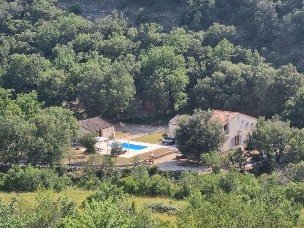 Maison de vacances au cœur de l'Ardèche 12+2 personnes, Propriétaire, Ardèche ou Auvergne, Maison de campagne ou Villa, 4 chambres ou plus