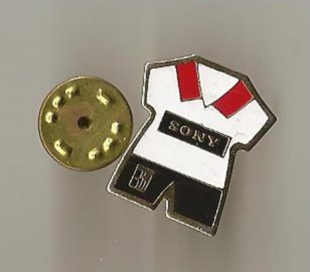 RWDM  FOOTBALL CLUB ENAMEL PIN BADGE - SONY  "VINTAGE", Envoi, Comme neuf, Autres types
