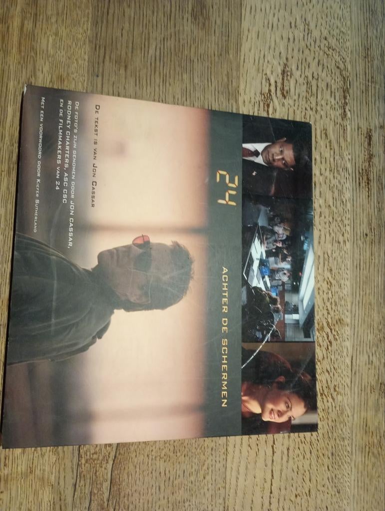 24 boek achter de schermen, Ophalen