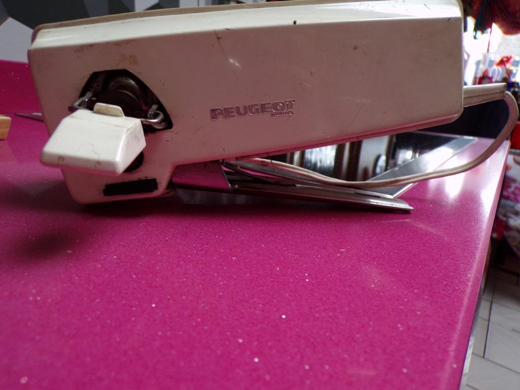 Ouvre-boîte électrique PEUGEOT vintage, Enlèvement, Utilisé, Ustensile