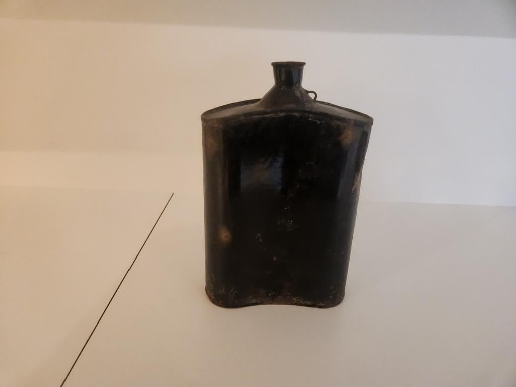 Britse drinkfles wo1, Ophalen