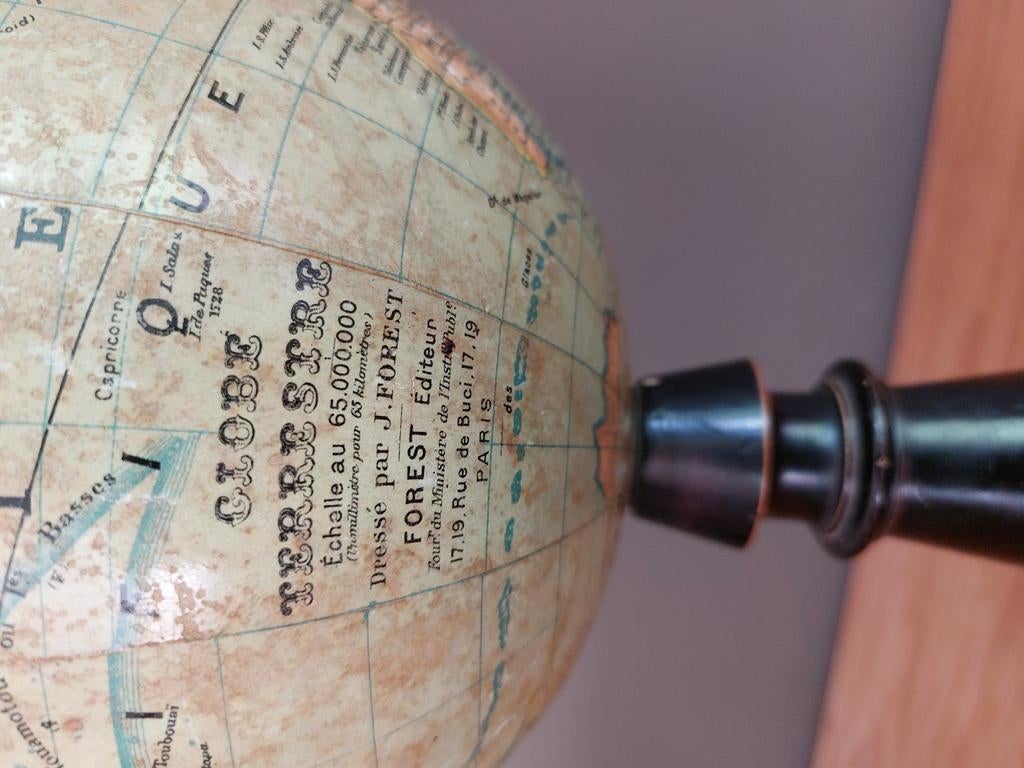 Globe terrestre ancien début xx siècle, Enlèvement