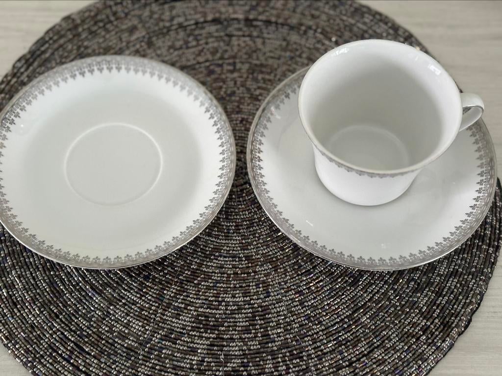Lot une tasse et deux sous tasses Bavaria, Enlèvement