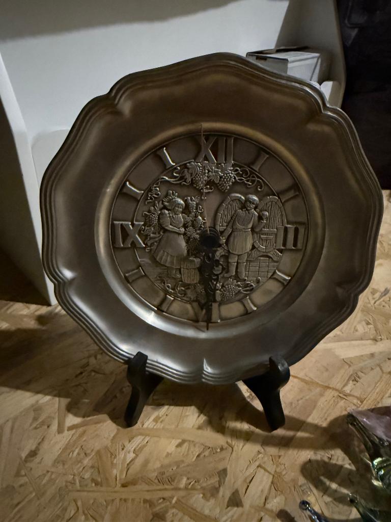 Horloge en étain sur support, Enlèvement ou Envoi