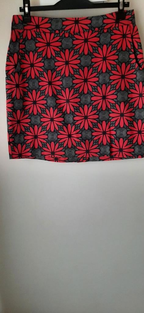 Rokje met zijzakken en rits achteraan !, Ophalen, Maat 38/40 (M)