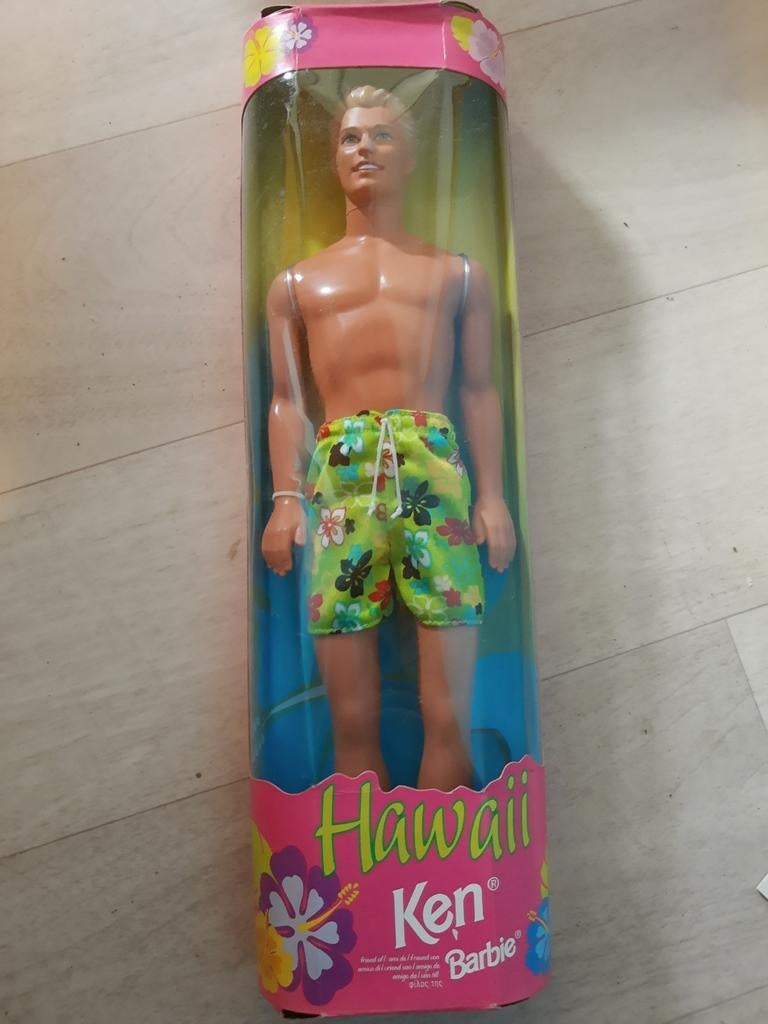 Barbie 'Ken' Hawaii - nog nieuw in verpakking, Ophalen of Verzenden, Zo goed als nieuw