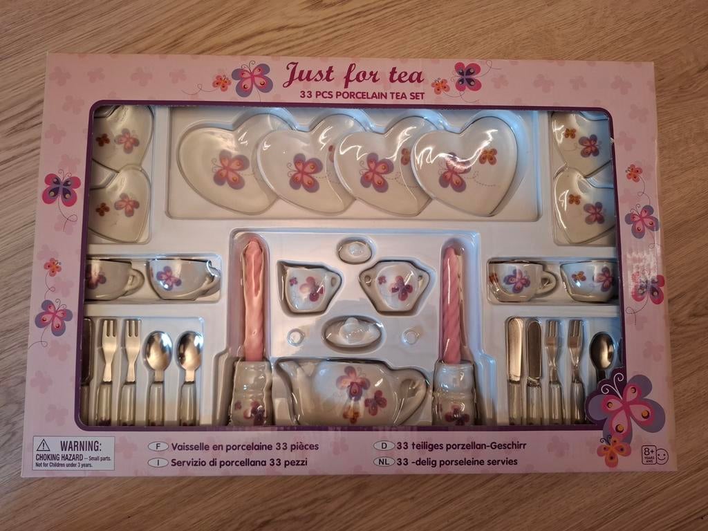 Dinette en porcelaine (33 pièces)/ Neuf/ Valeur: €35, Enlèvement, Neuf, Matériaux autres, Jouer à la cuisine