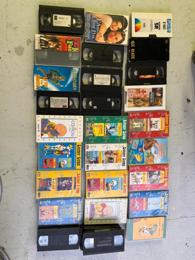 Pak van +30 Lucky Luke VHS-tapes en andere, Cd's en Dvd's, Alle leeftijden, Ophalen of Verzenden, Zo goed als nieuw, Komedie