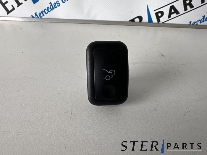 Schakelaar achterklep van een Mercedes C-Klasse, Auto-onderdelen, Carrosserie, Gebruikt, -, Ophalen of Verzenden, -