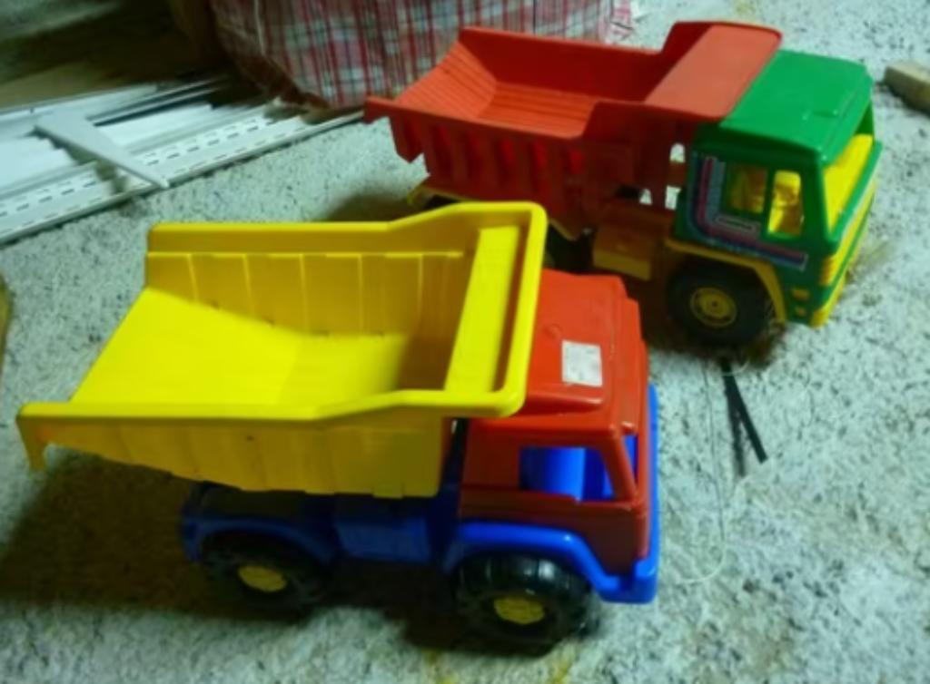 speelgoed : camion (1+1 gratis), Ophalen of Verzenden, Gebruikt