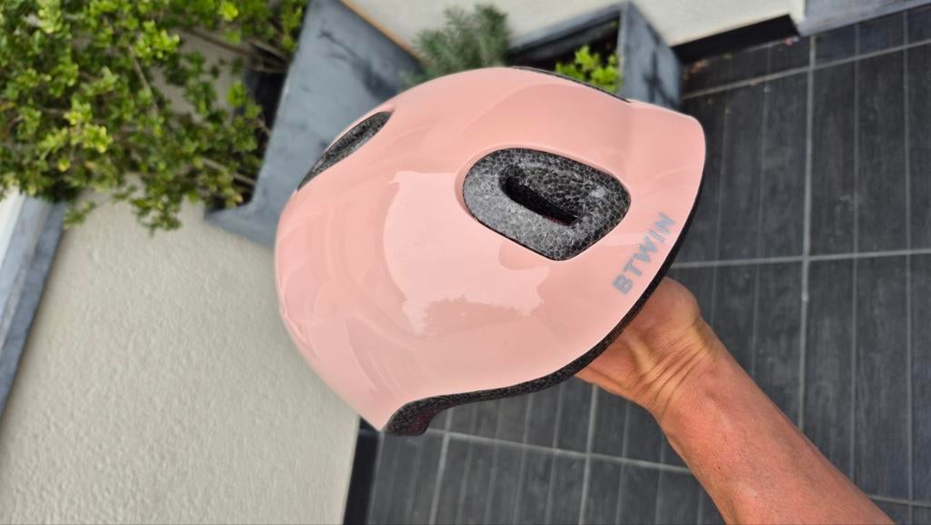 Bijna nieuwe Btwin BBH500 PINK roze helm, Ophalen of Verzenden, Zo goed als nieuw