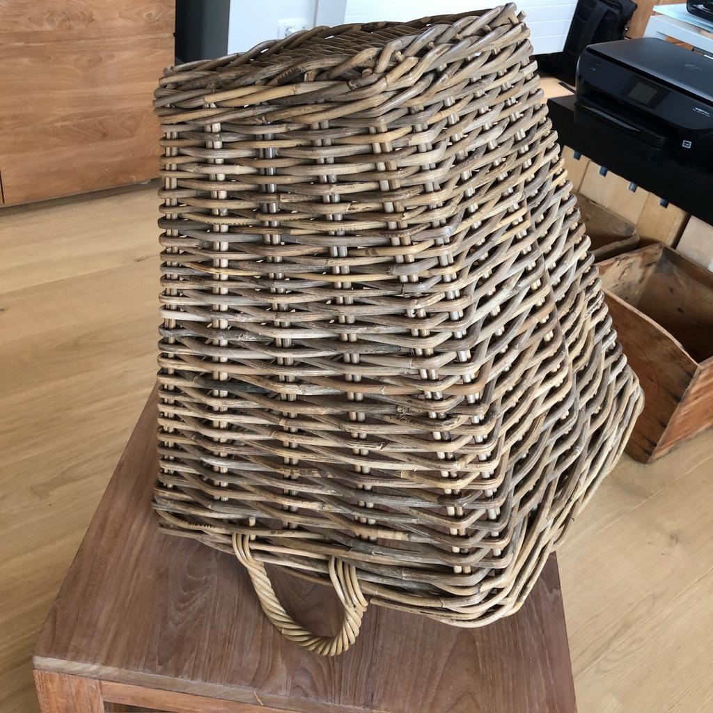 Panier en osier solide, Maison & Meubles, Accessoires pour la Maison | Plataux & Paniers, Comme neuf, Panier, Carré, Osier